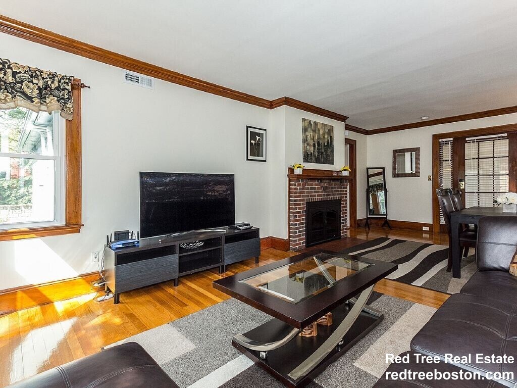 Building Photo - 33 Pershing Rd