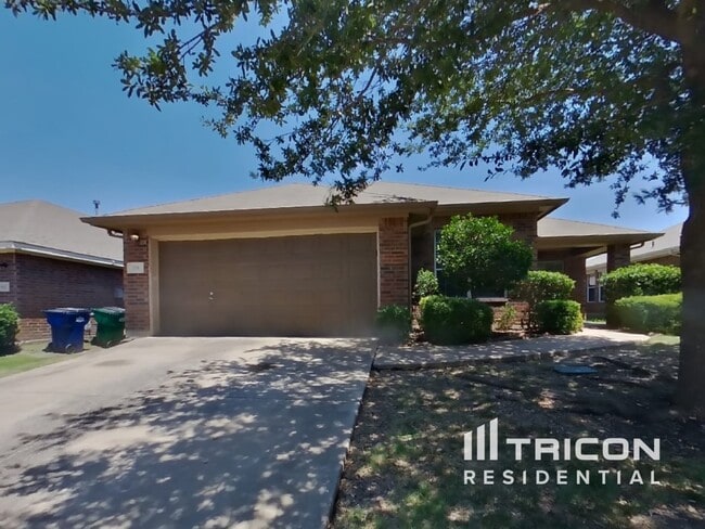 Building Photo - 558 Hickory Ln