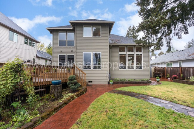 Building Photo - Beautiful Spacious Home in Tigard