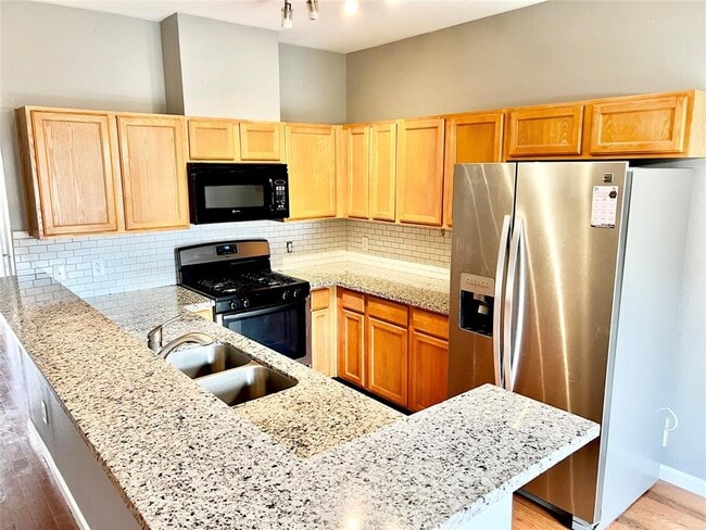 Building Photo - 8323 Greys Ln