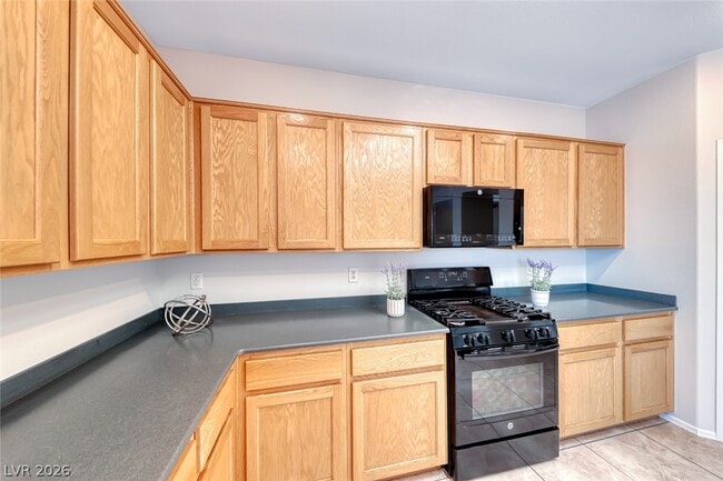 Building Photo - 2343 Schaeffer Hills Dr