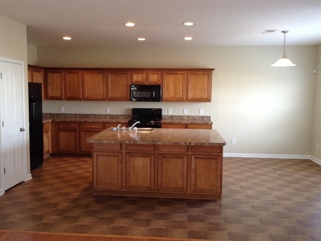 Building Photo - 2476 Ingleside Dr