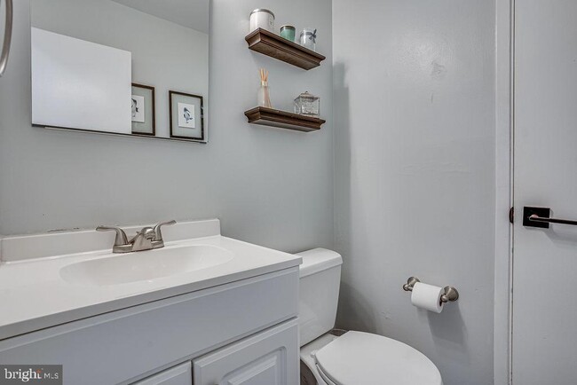 Building Photo - 4801 Apple Tree Dr