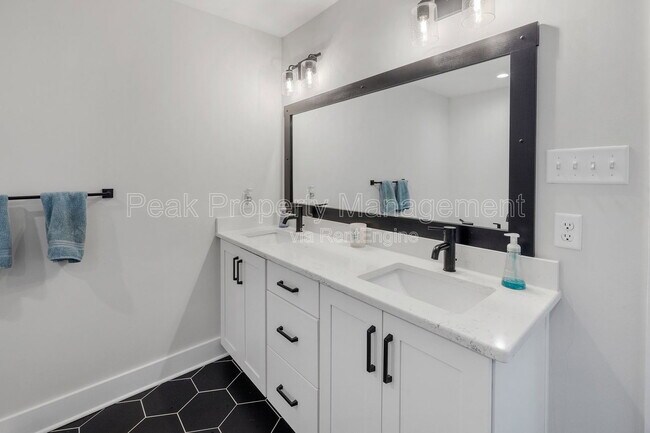 Building Photo - 3120 N Street