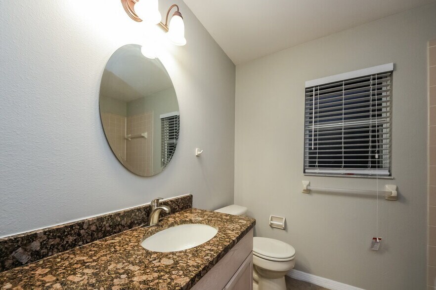 Building Photo - 4307 Bayside Dr