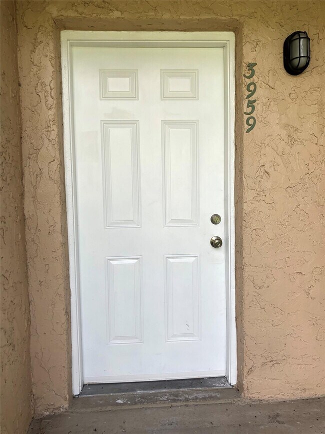 Building Photo - 3959 NW 87th Ave