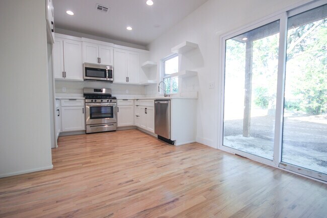 Building Photo - 924 S Allegheny Ave