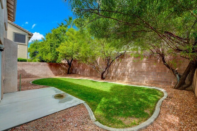 Building Photo - Beautiful 2-Story, 3-Bedroom Home in the H...