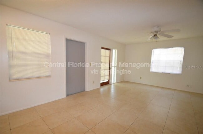 Building Photo - 2203 S Park Ave