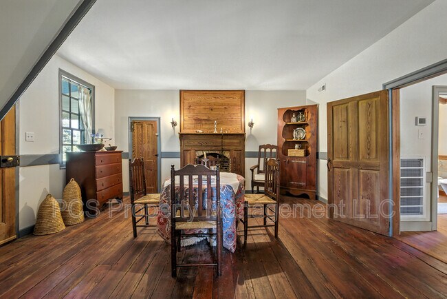 Building Photo - 11826 Colonial Trail W