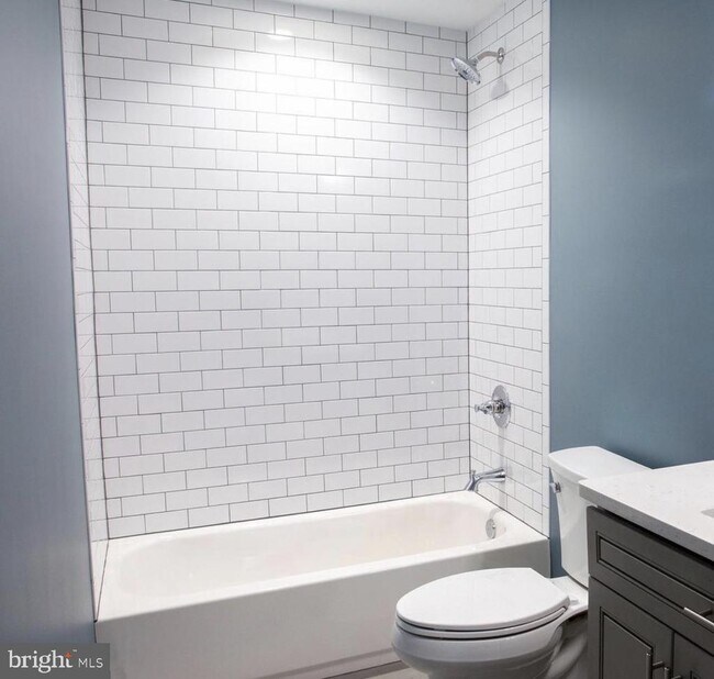 Building Photo - 1701 Trinidad Ave NE