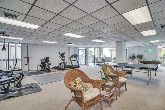 Building Photo - 6260 Palma Del Mar Blvd S