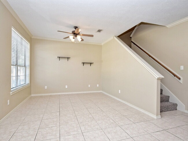 Building Photo - "Spacious 4-Bed, 4-Bath Townhouse Gem in College Station – Perfect for Comfortable Living!"