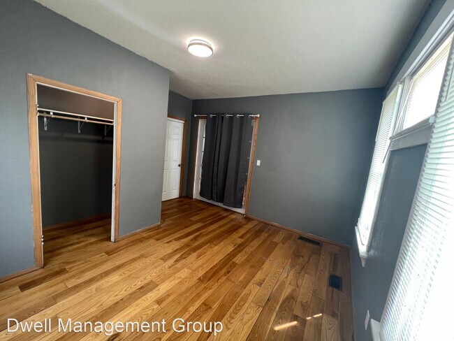 Building Photo - 4 br, 2 bath House - 401 9th St NE