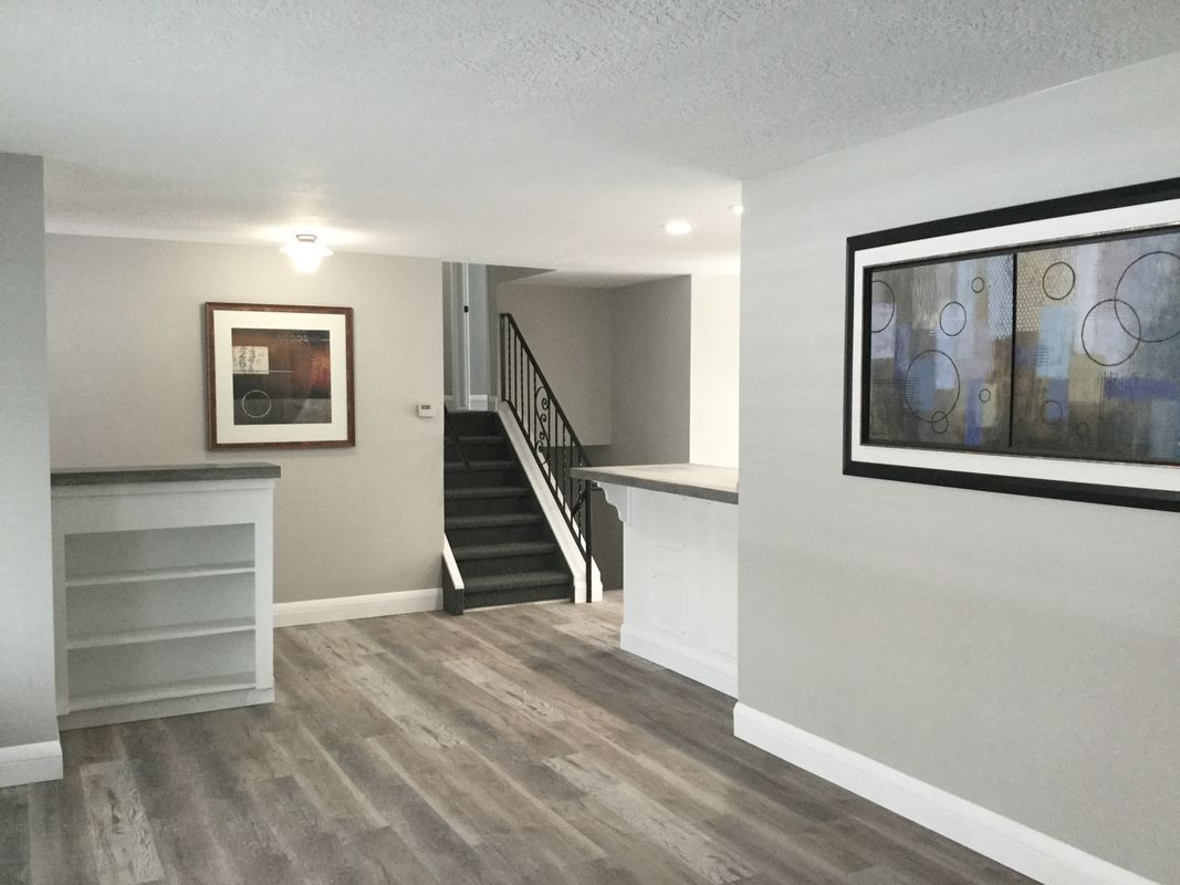 Building Photo - 2194-4300 4300 S St