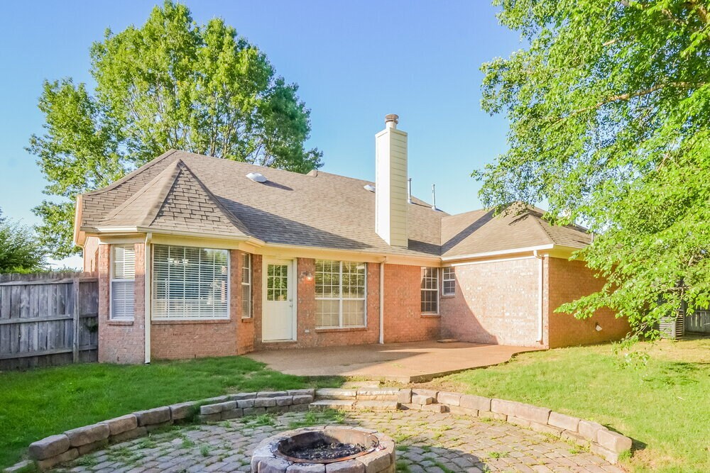 Building Photo - 1058 Green Fern Cove