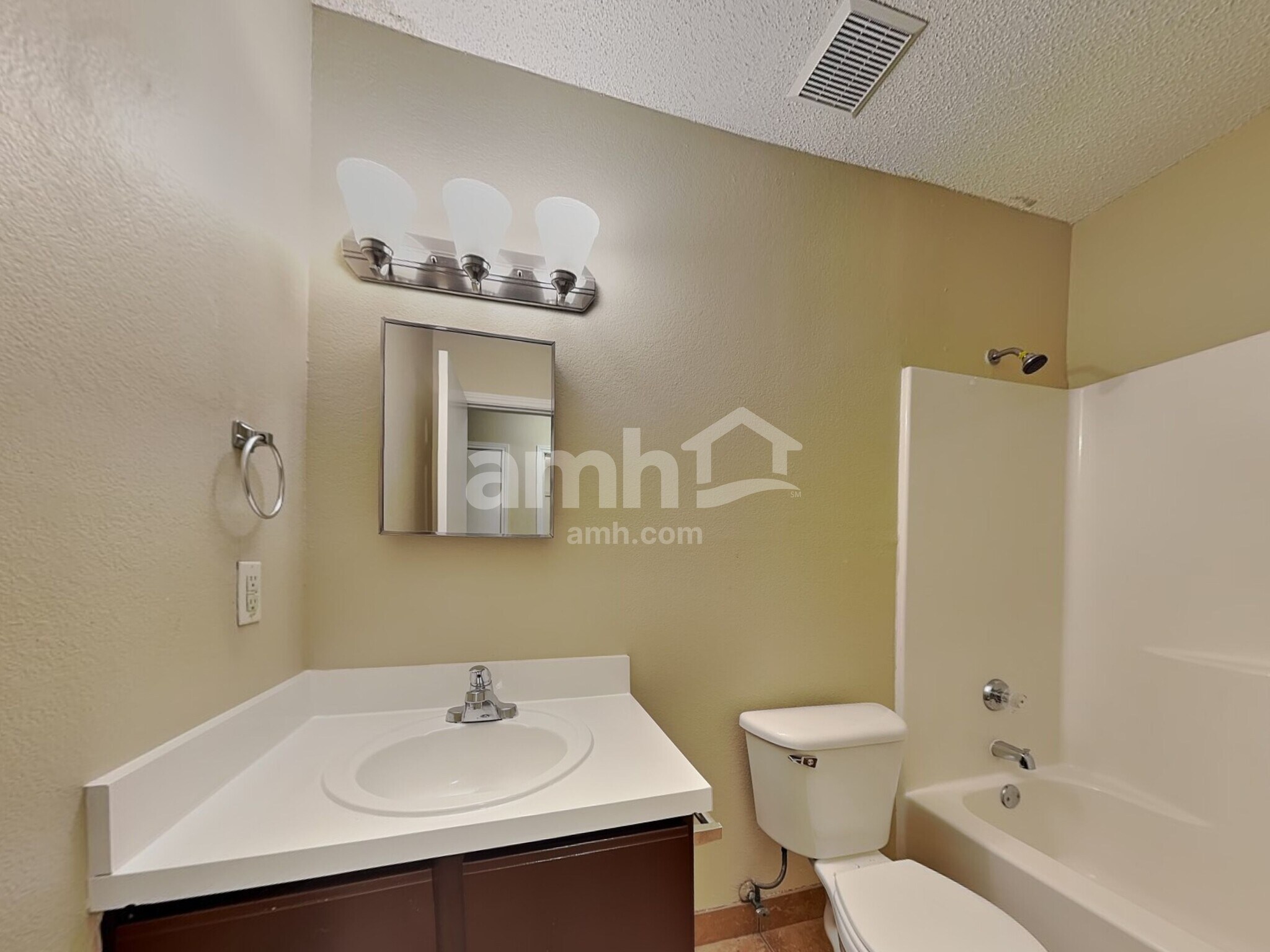 Building Photo - 800 Castlewick Ct