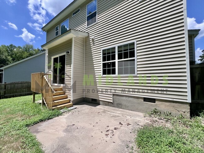 Building Photo - 464 Edenhall Dr