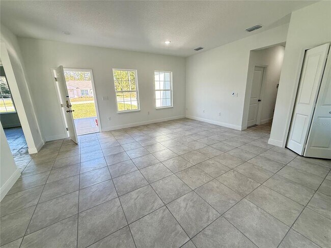 Building Photo - 6365 SW 156th Pl