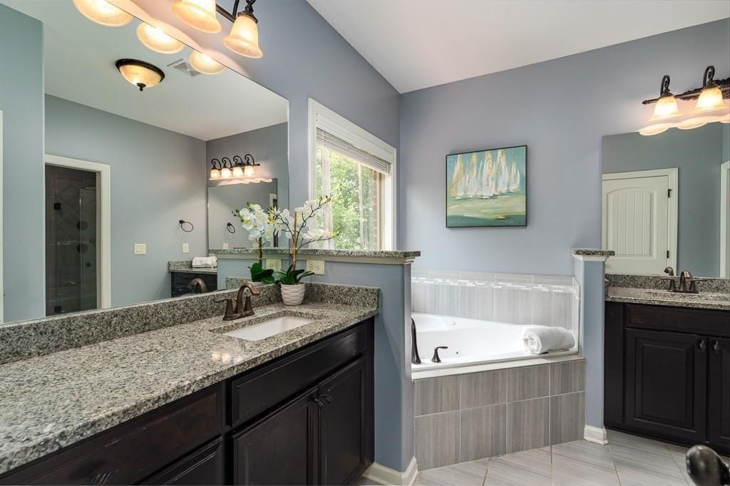 Building Photo - 1290 Redbud Dr