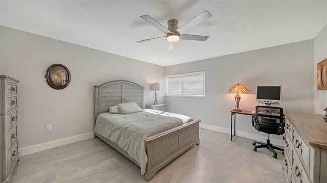 Building Photo - 131 Whispering Sands Cir