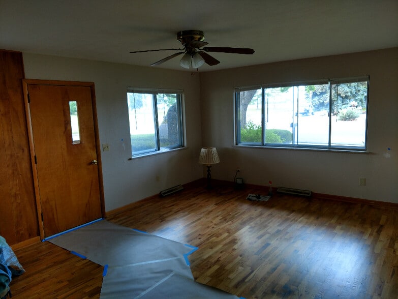 Building Photo - 800 N 10th St