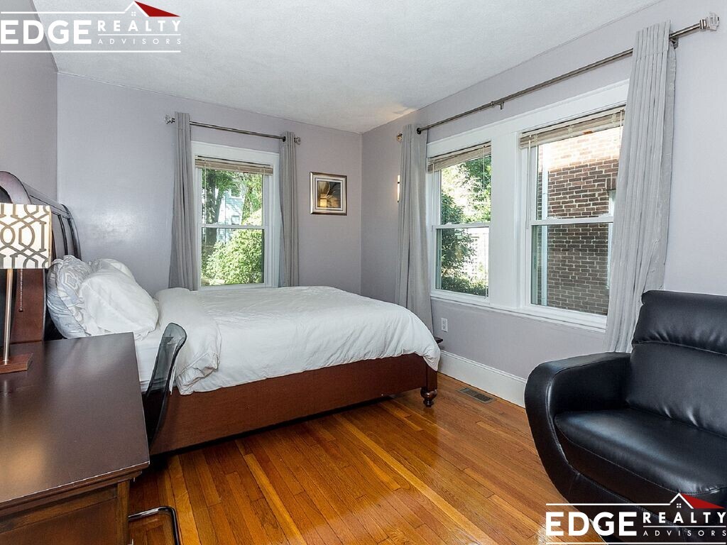 Building Photo - 33 Pershing Rd