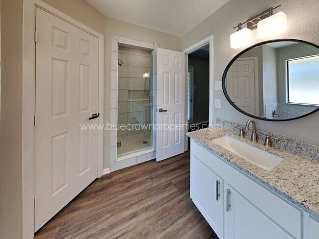Building Photo - 615 Stoneybrook Dr