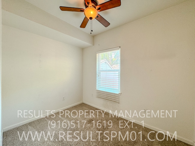 Building Photo - Adorable 2 Bedroom Charmer
