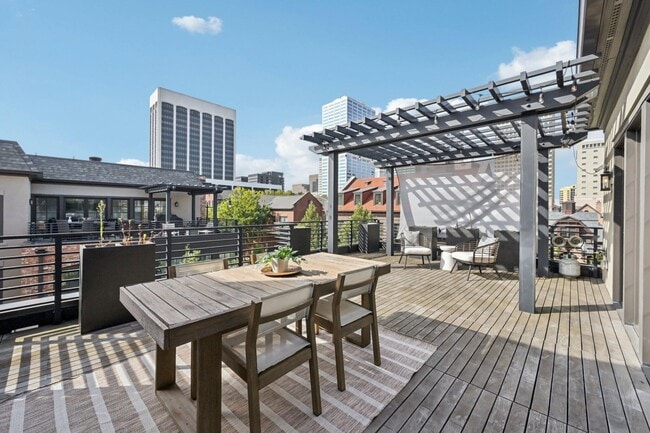 Building Photo - 100 Normandy Ave