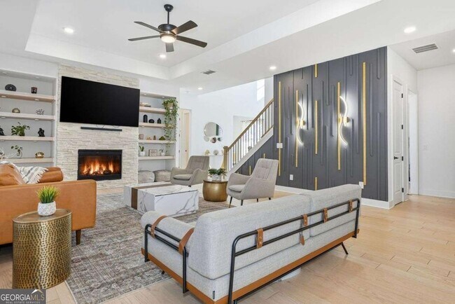 Building Photo - 415 Oakleigh Ave