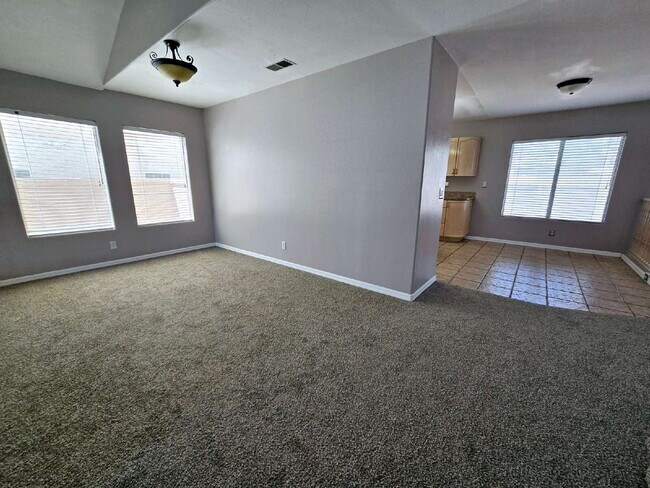 Building Photo - "Spacious 3-Bed Oasis with 2.5 Baths on Funston Way, Las Vegas - 2,264 Sq. Ft. of Comfort!"