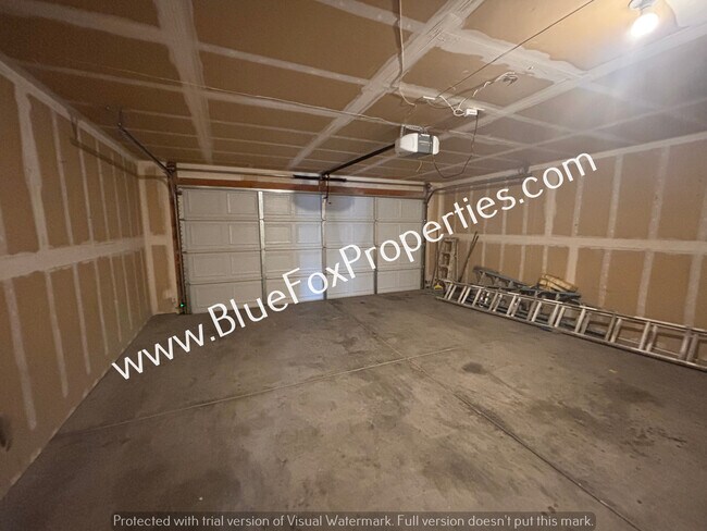 Building Photo - 6006 S Mogollon Dr