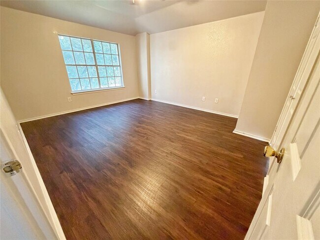 Building Photo - 1114 Black Locust Drive West