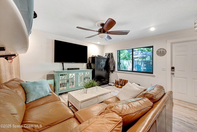 Building Photo - 8703 Jasmine Ct