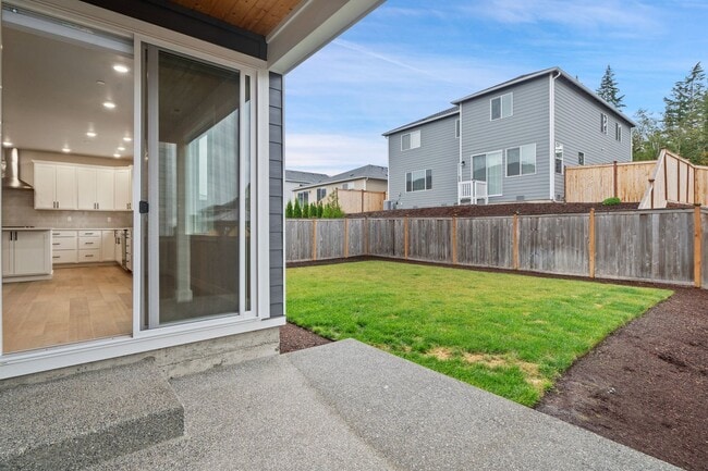 Building Photo - Newer 4-Bedroom Home in Bremerton