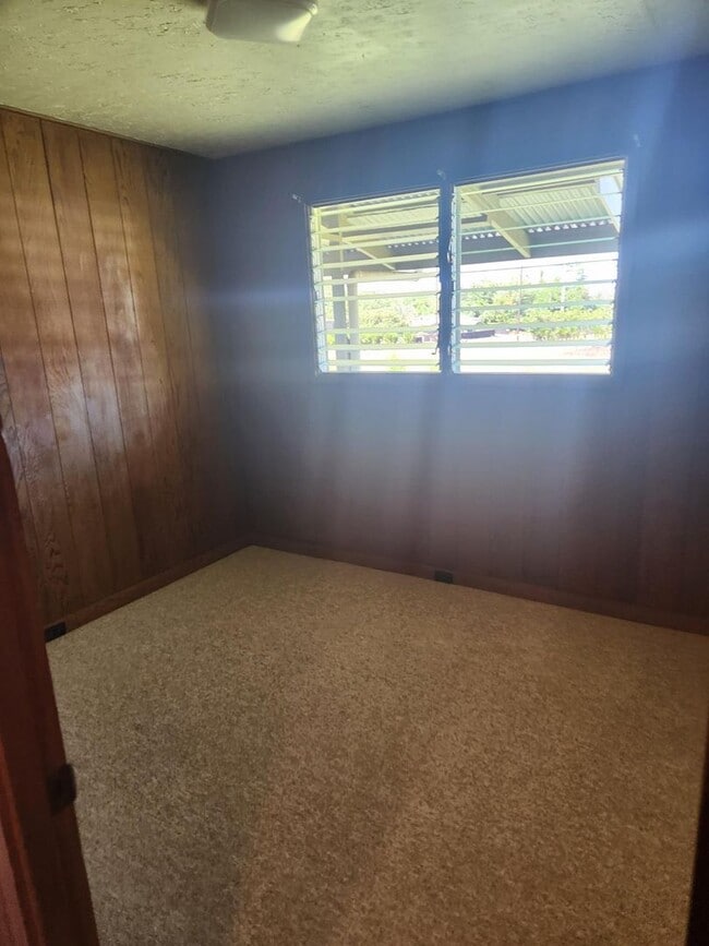 Building Photo - 3 Bedroom, 2 Bath Home in Hilo