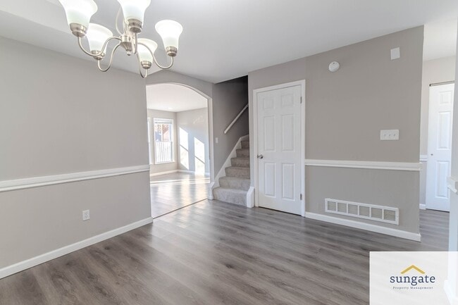 Building Photo - 4254 Cayuga Rd