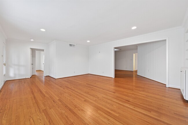 Building Photo - 5643 Piping Rock Ln