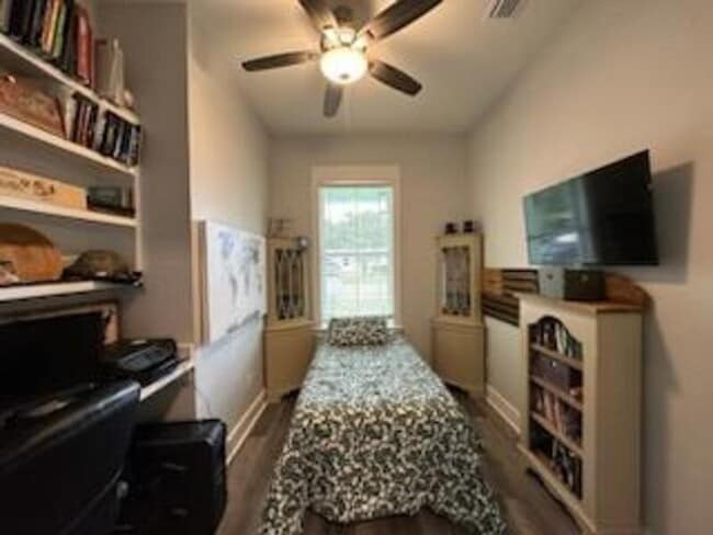 Building Photo - 104 Second Avenue Southwest