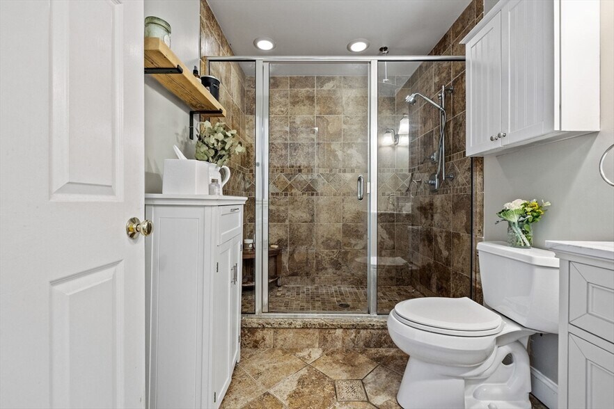 Building Photo - 39 I St