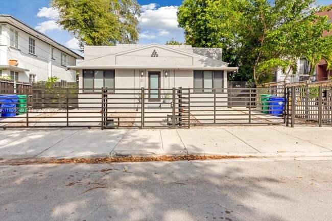 Building Photo - 511 NE 62nd St