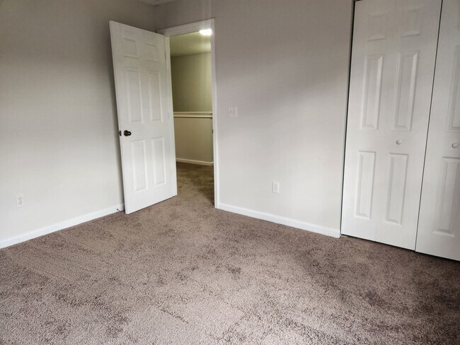 Building Photo - Adorable 3 Bedroom 2.5 Bath home