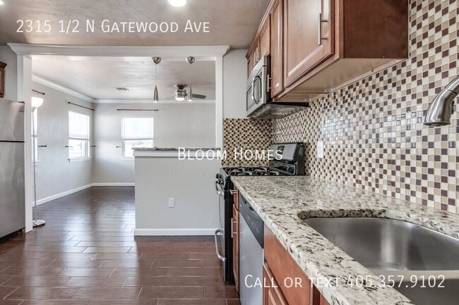 Building Photo - 2315 1/2 N Gatewood Ave-