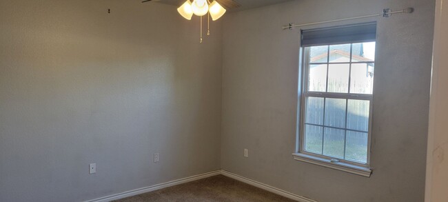 Building Photo - UPDATED HOME IN NORTHEAST CLOVIS