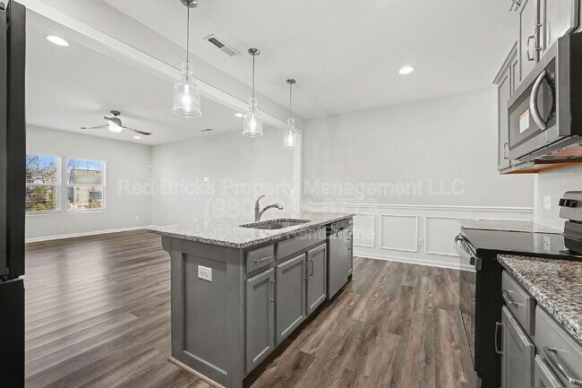 Building Photo - 5984 River Mdw Ct