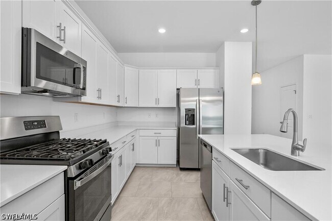 Building Photo - 18311 Ridgeline Dr