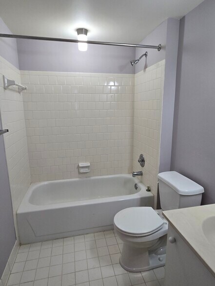 Hall Bathroom - 3 Mullingar Ct