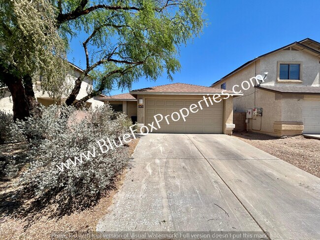 Primary Photo - 2472 W Chris Oliver Way