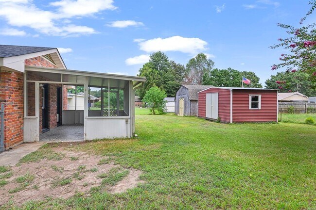 Building Photo - 111 Lori St